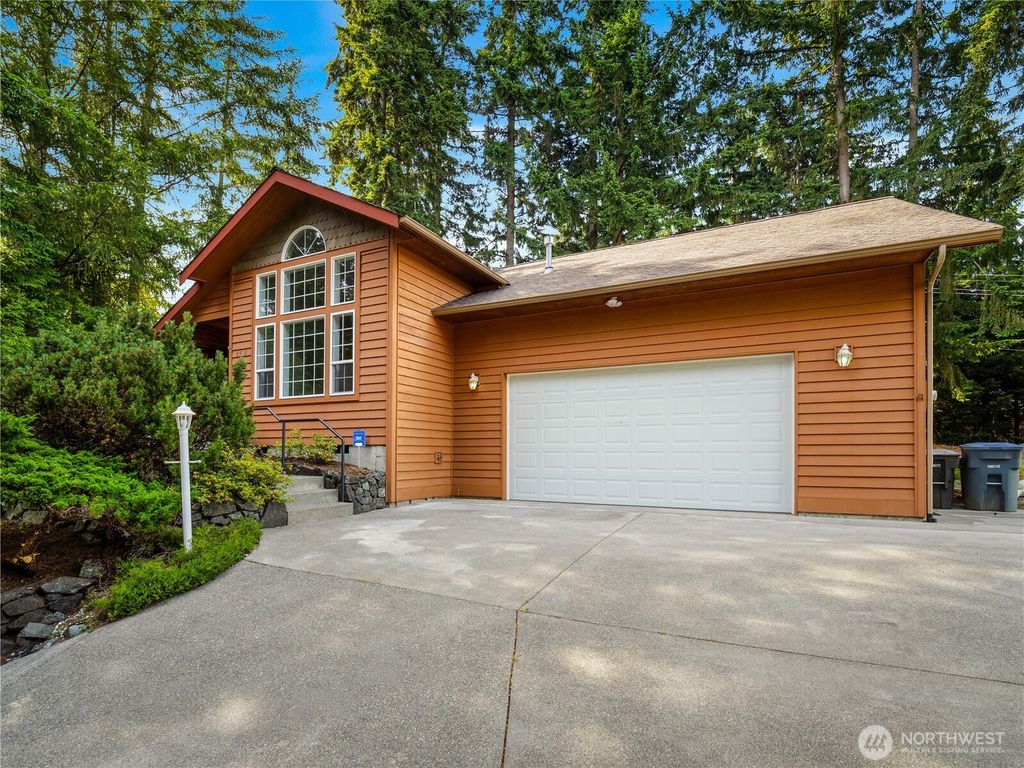 Photo of 6920 47th Street Ct W, University Place, WA 98466 (MLS # 2548412)