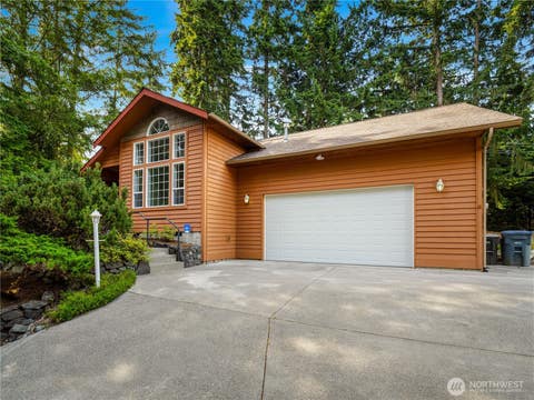 Photo of 6920 47th Street Ct W, University Place, WA 98466 (MLS # 2548412)