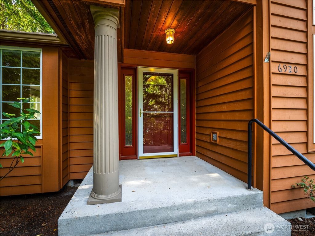 Photo of 6920 47th Street Ct W, University Place, WA 98466 (MLS # 2548412)