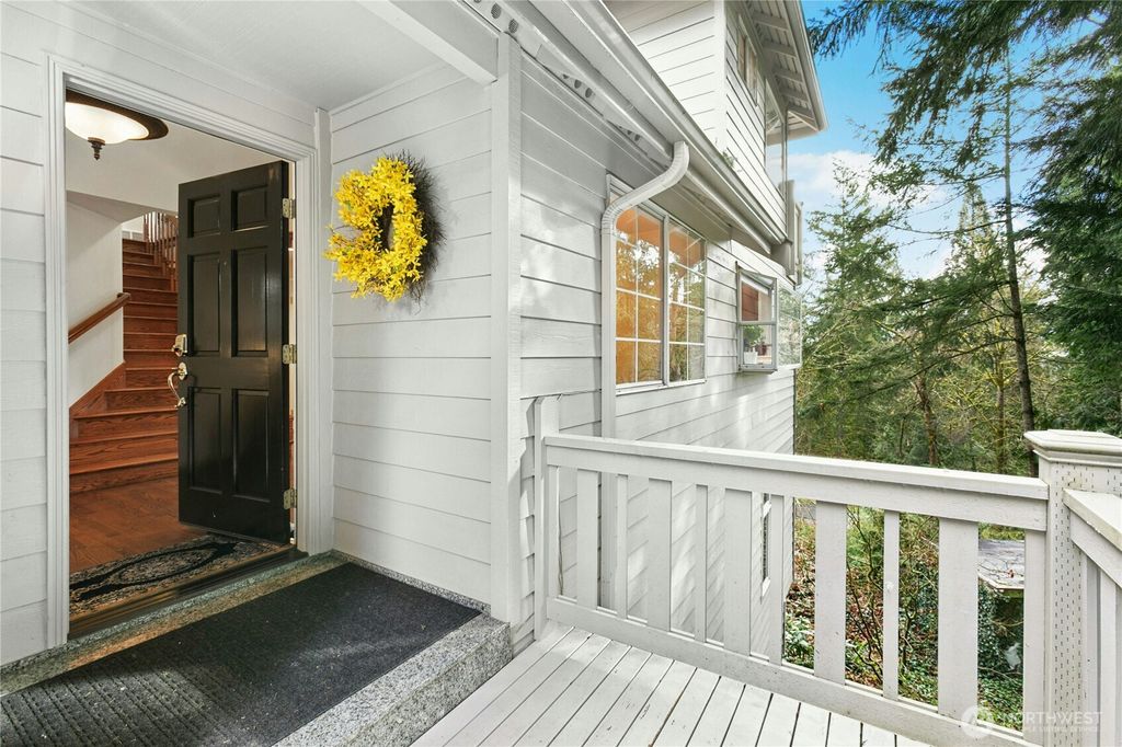 Photo of 16202 SE 33rd Circle #2902, Bellevue, WA 98008 (MLS # 2479101)