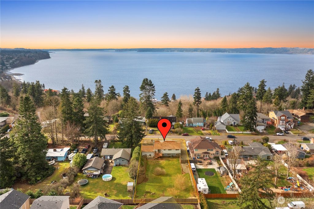 Photo of 28002 13th Avenue S, Des Moines, WA 98198 (MLS # 2199657)