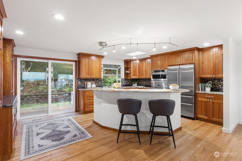 Photo of 1135 S 276th Place, Des Moines, WA 98198 (MLS # 2028587)