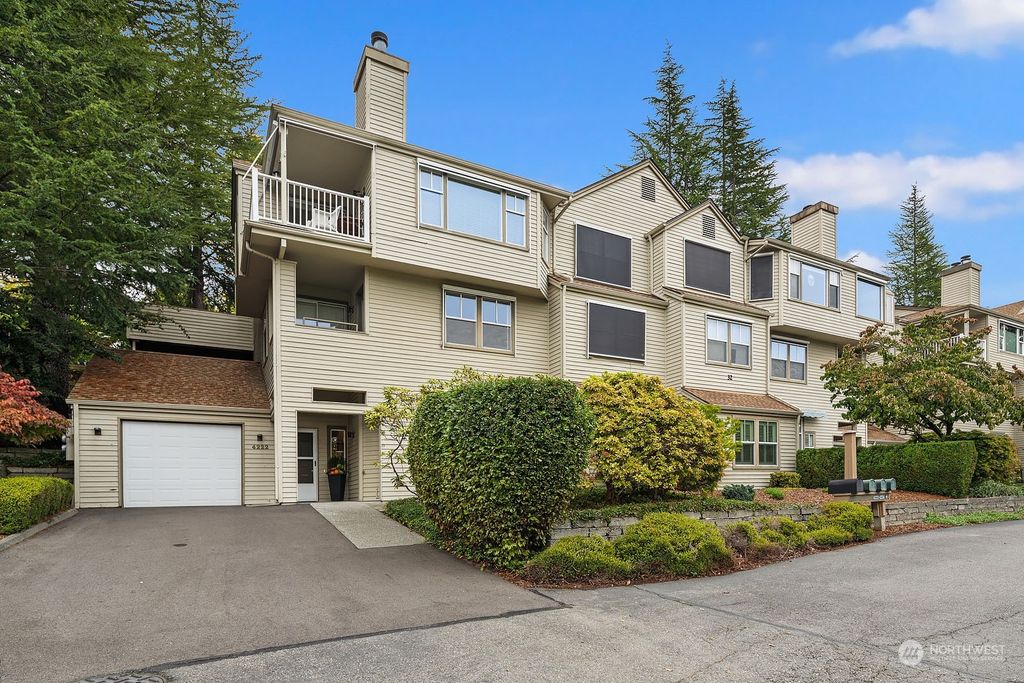 Photo of 4222 221st Place SE, Issaquah, WA 98029 (MLS # 2170426)