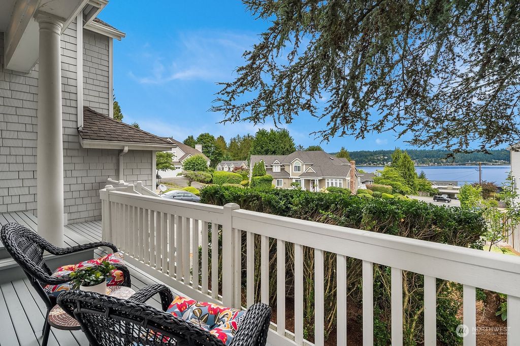 Photo of 17102 SE 29th Place, Bellevue, WA 98008 (MLS # 2128197)