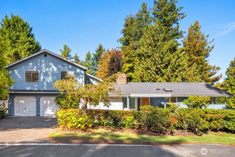Photo of 304 N Greenwood Drive, Shoreline, WA 98133 (MLS # 2591204)