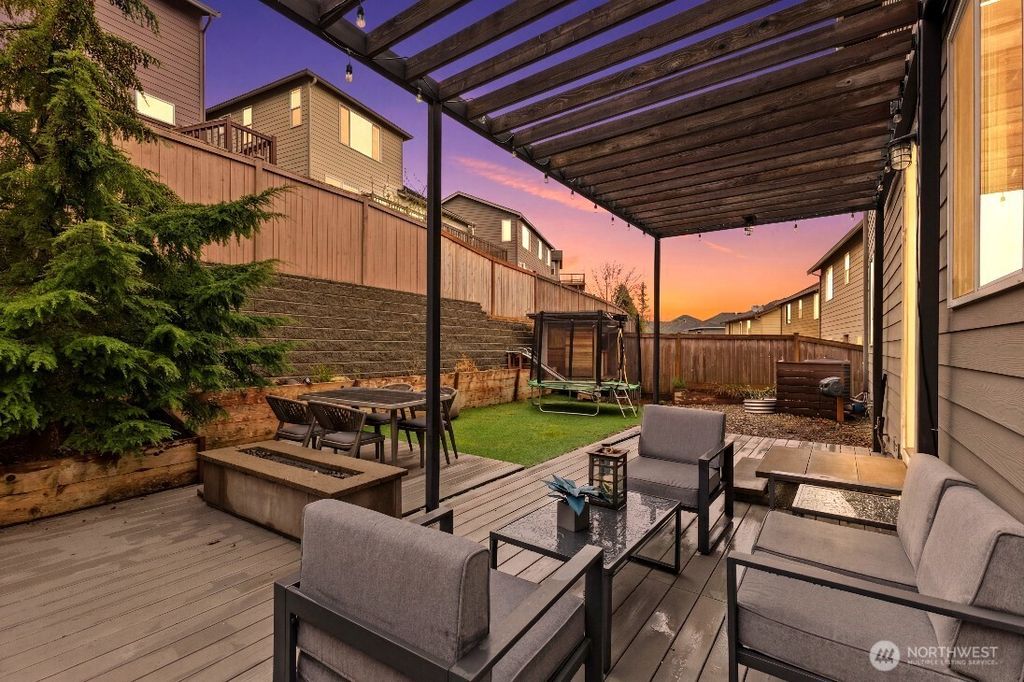 Photo of 9219 Jacobia Avenue SE, Snoqualmie, WA 98065 (MLS # 2501616)