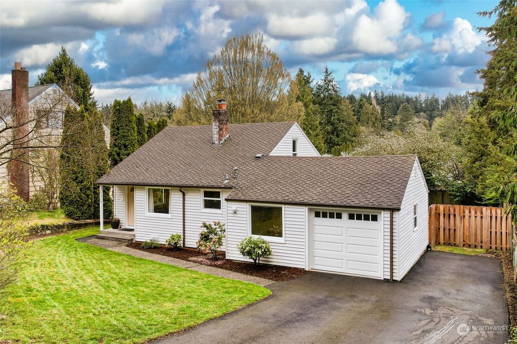 Photo of 20320 30th Avenue NE, Lake Forest Park, WA 98155 (MLS # 2051235)