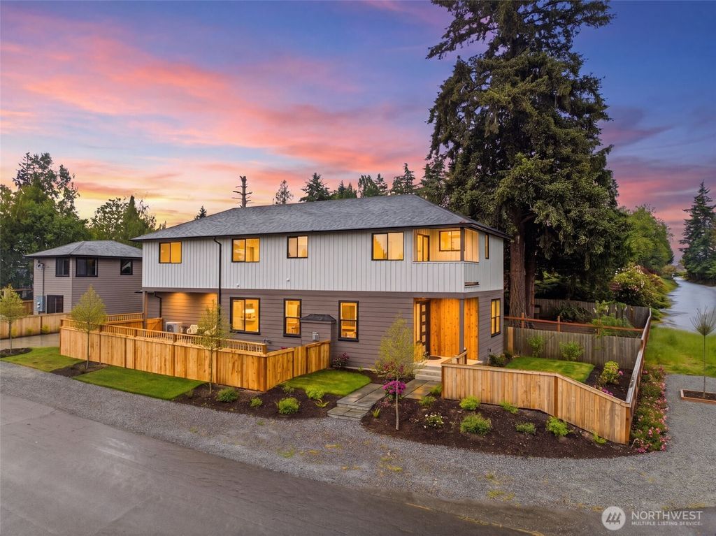 Photo of 10202 44th Avenue SW, Seattle, WA 98146 (MLS # 2526093)