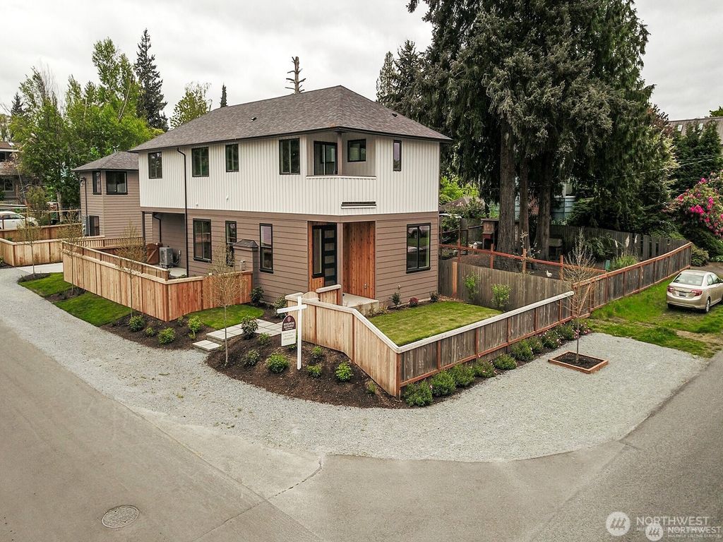 Photo of 10202 44th Avenue SW, Seattle, WA 98146 (MLS # 2526093)