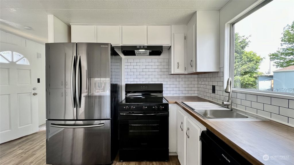 Photo of 3715 152nd Street NE #32, Marysville, WA 98271 (MLS # 2237419)