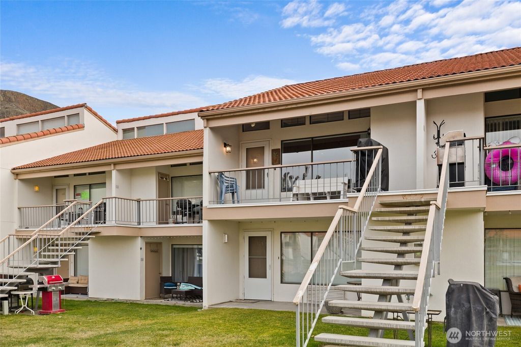 Photo of 8903 Crescent Bar Road NW #126, Quincy, WA 98848 (MLS # 2492949)