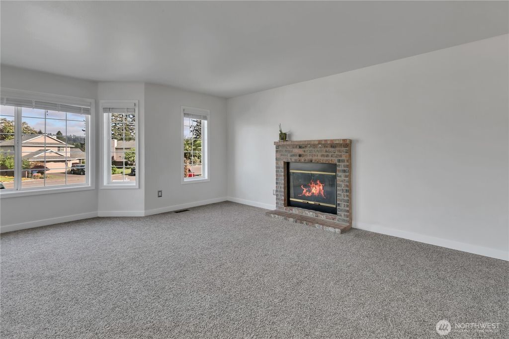Photo of 439 Hawthorne Avenue S, Auburn, WA 98047 (MLS # 2525717)