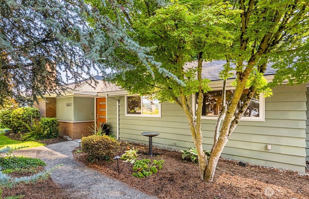Photo of 15857 35th Avenue NE, Lake Forest Park, WA 98155 (MLS # 2432610)