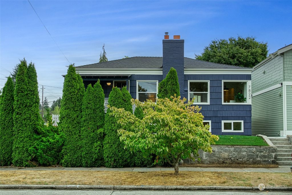 Photo of 7822 Meridian Avenue N, Seattle, WA 98103 (MLS # 2164620)