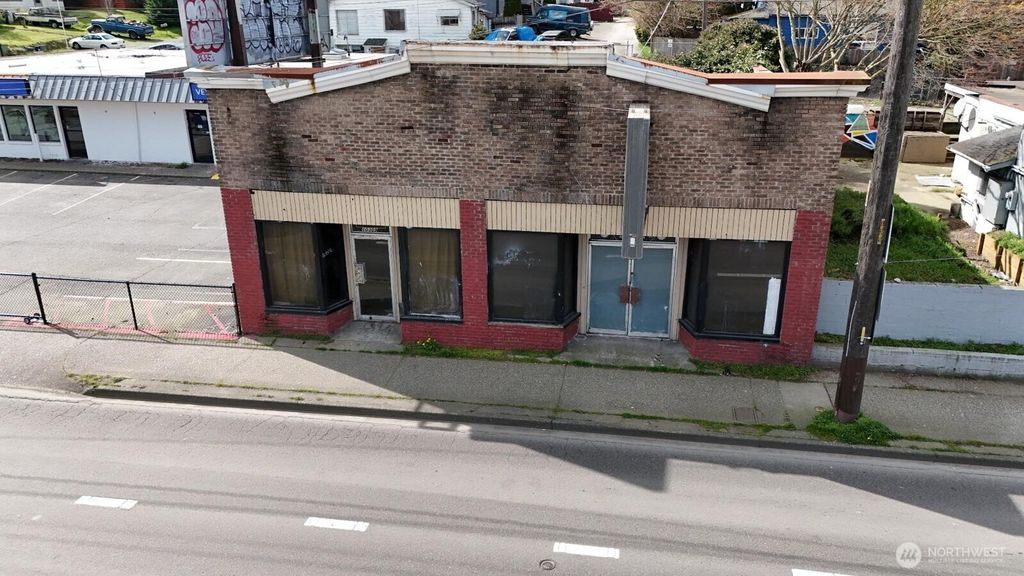 Photo of 10311 Aurora Avenue N, Seattle, WA 98133 (MLS # 2496443)