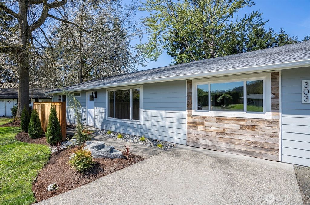 Photo of 303 Alder Lane N, Pacific, WA 98047 (MLS # 2360982)
