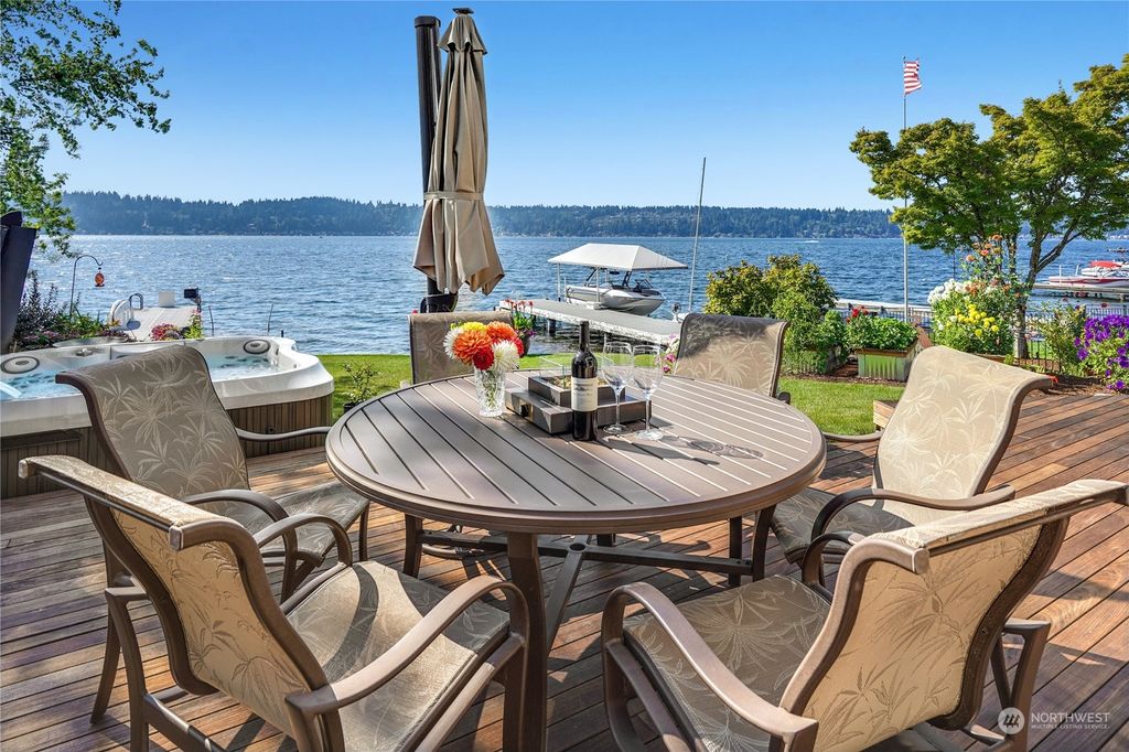 Photo of 1317 E Lake Sammamish Shore Lane SE, Sammamish, WA 98075 (MLS # 2051238)