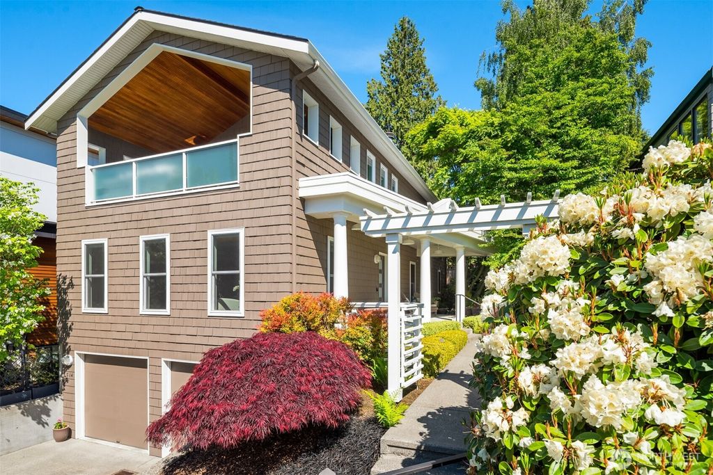 Photo of 514 4th Street S, Kirkland, WA 98033 (MLS # 2375541)