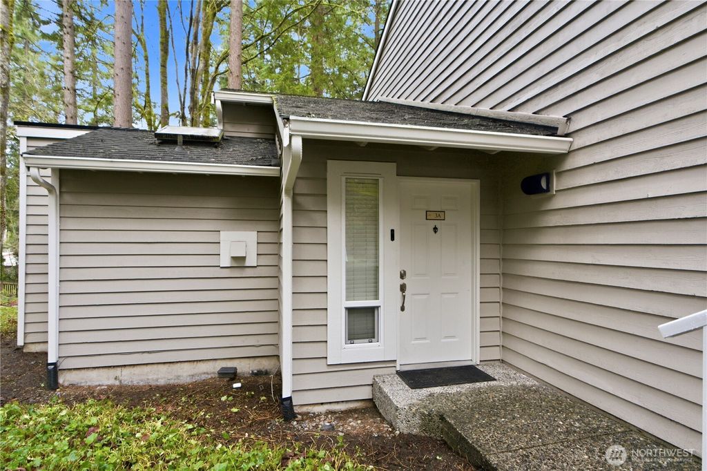 Photo of 4281 152nd Court SE #3A, Bellevue, WA 98006 (MLS # 2483100)