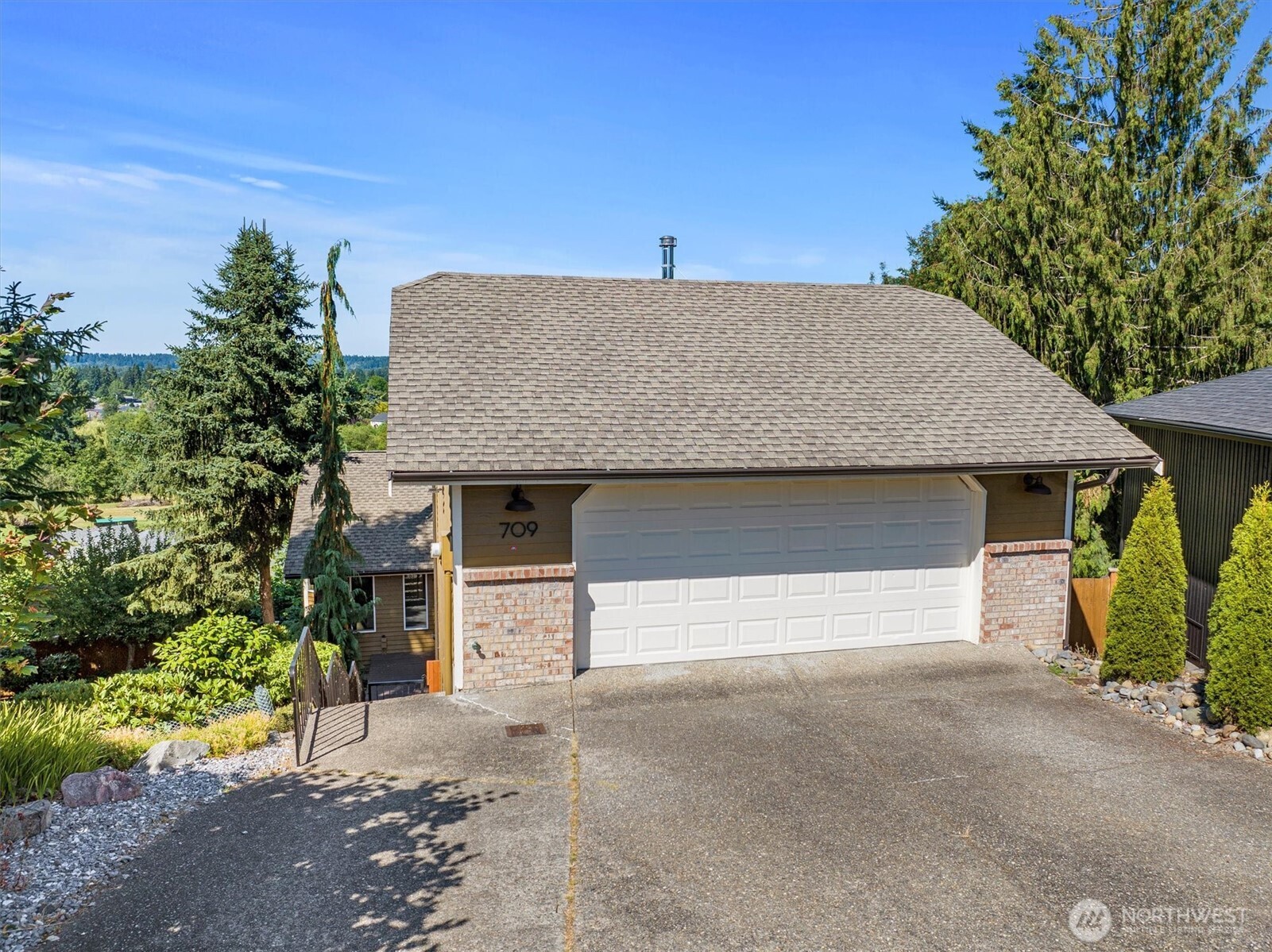 709 22nd Street SW