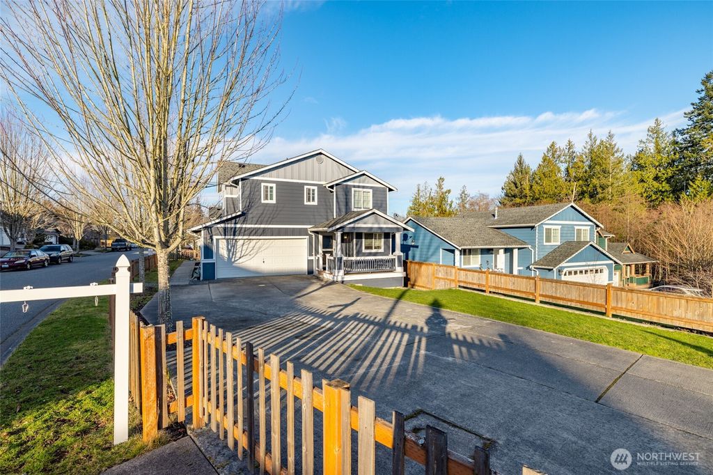 Photo of 250 Dallas Street, Mount Vernon, WA 98274 (MLS # 2464834)