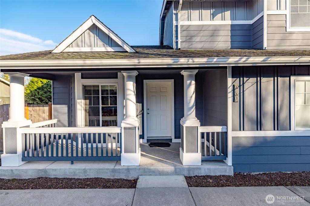 Photo of 250 Dallas Street, Mount Vernon, WA 98274 (MLS # 2464834)