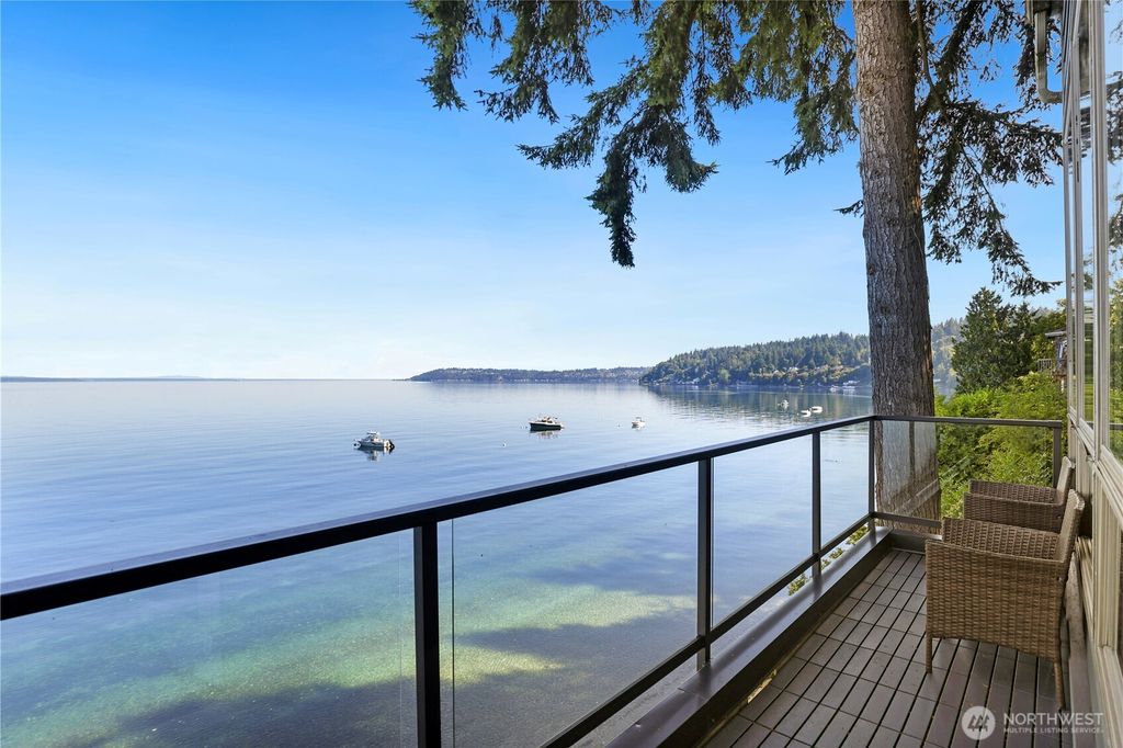 Photo of 16611 Maplewild Avenue SW, Burien, WA 98166 (MLS # 2408725)