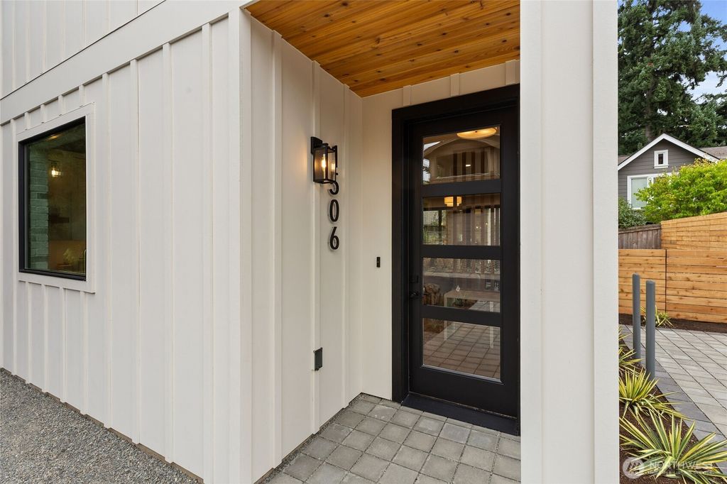 Photo of 1506 3rd Street, Kirkland, WA 98033 (MLS # 2433014)