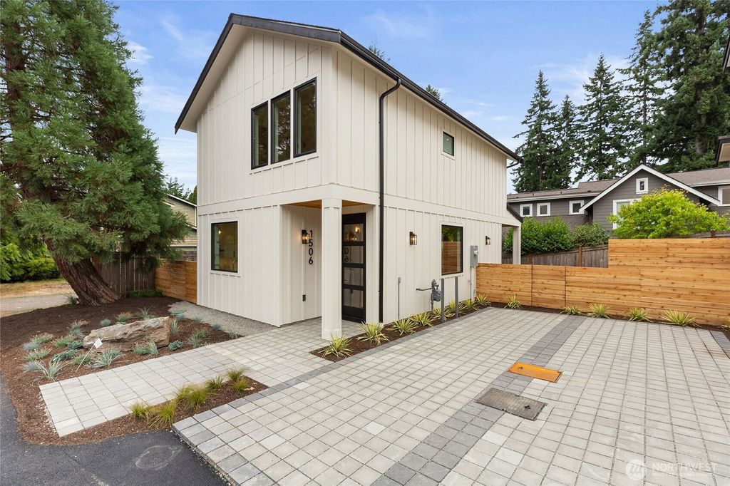 Photo of 1506 3rd Street, Kirkland, WA 98033 (MLS # 2433014)