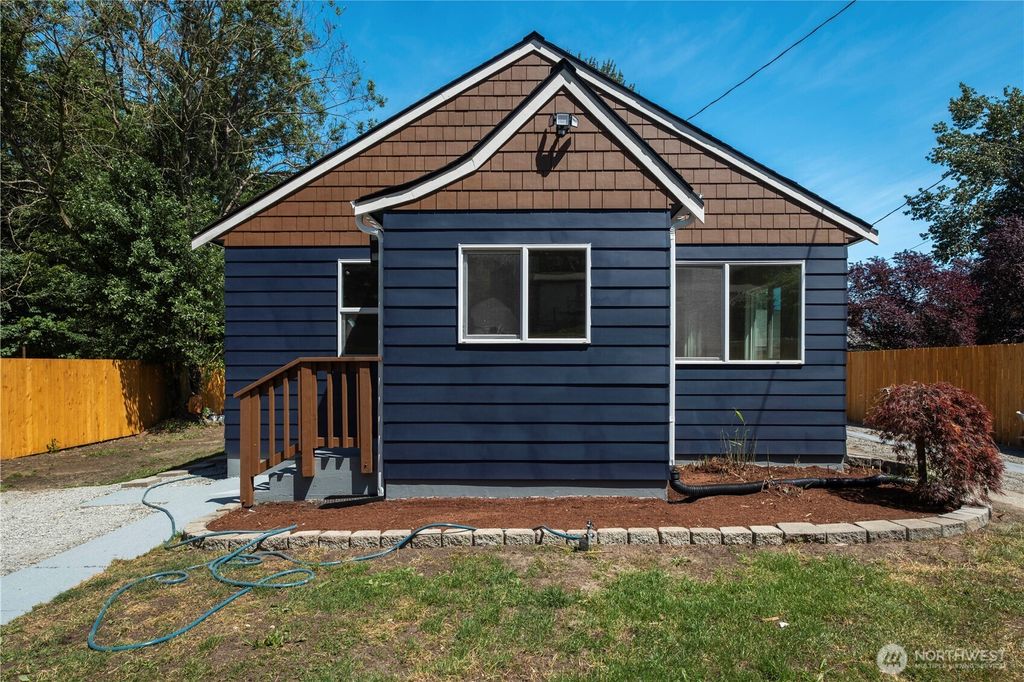 Photo of 12416 Roseberg Avenue S, Seattle, WA 98168 (MLS # 2410520)