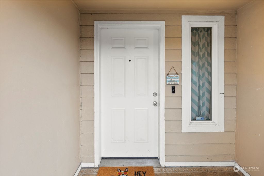 Photo of 18 2nd Avenue S, Algona, WA 98001 (MLS # 2202756)