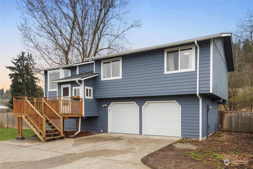Photo of 18 2nd Avenue S, Algona, WA 98001 (MLS # 2202756)