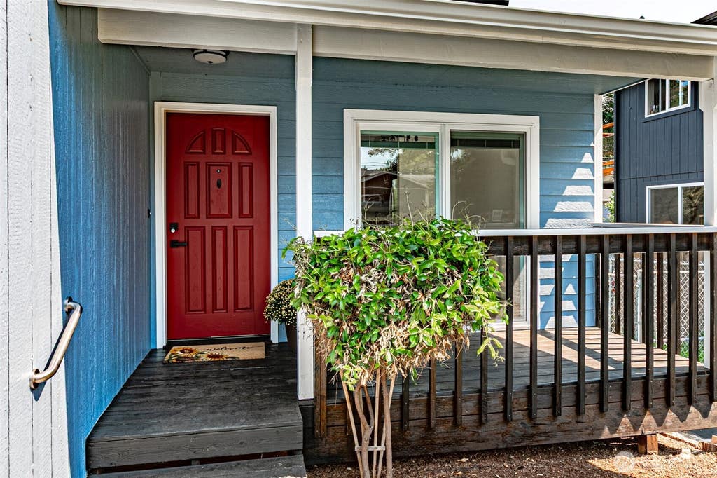 Photo of 5113 N Bristol Street, Tacoma, WA 98407 (MLS # 2568369)