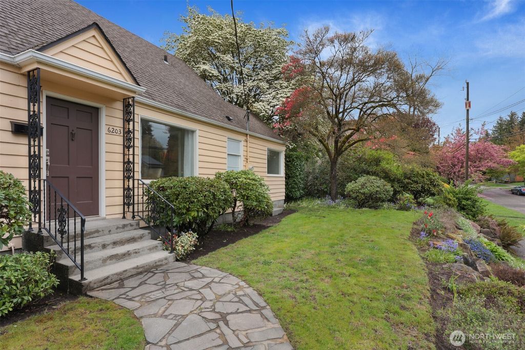 Photo of 6203 39th Avenue NE, Seattle, WA 98115 (MLS # 2512727)