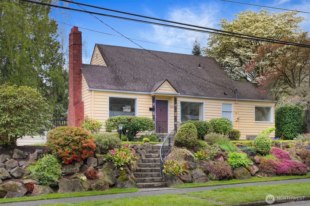 Photo of 6203 39th Avenue NE, Seattle, WA 98115 (MLS # 2512727)