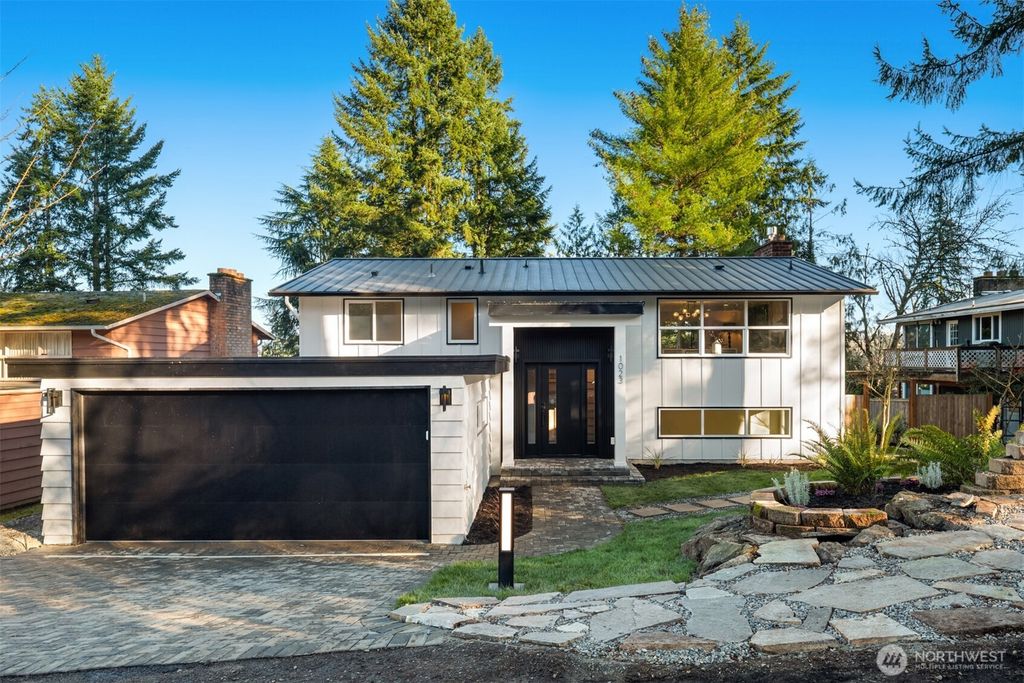 Photo of 1023 109th Avenue SE, Bellevue, WA 98004 (MLS # 2515728)