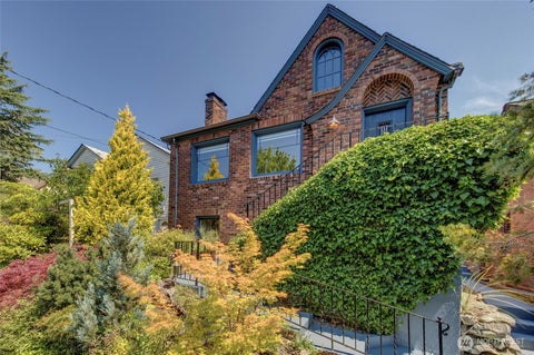 Photo of 2714 10th Avenue W, Seattle, WA 98119 (MLS # 2559162)