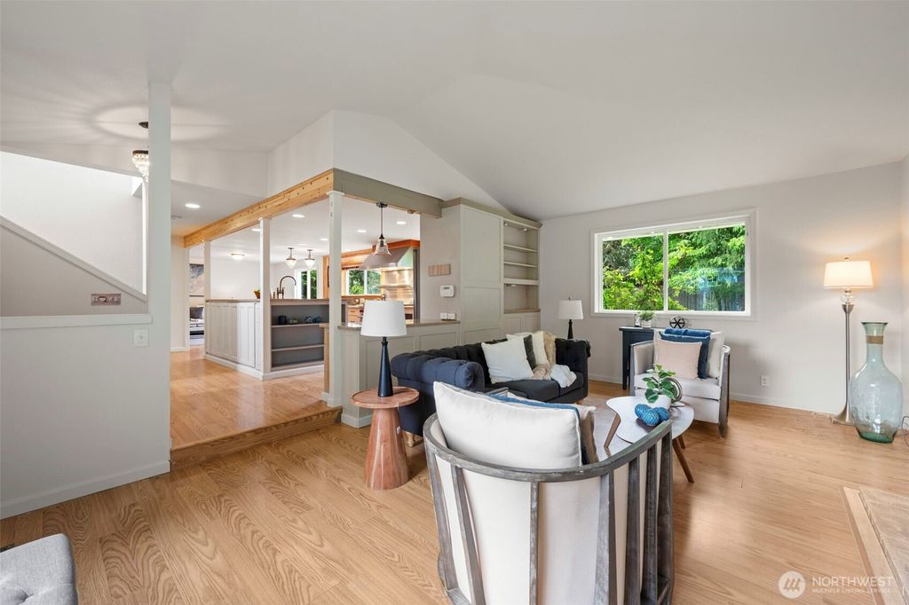 Photo of 816 151st Place SW, Lynnwood, WA 98087 (MLS # 2523901)