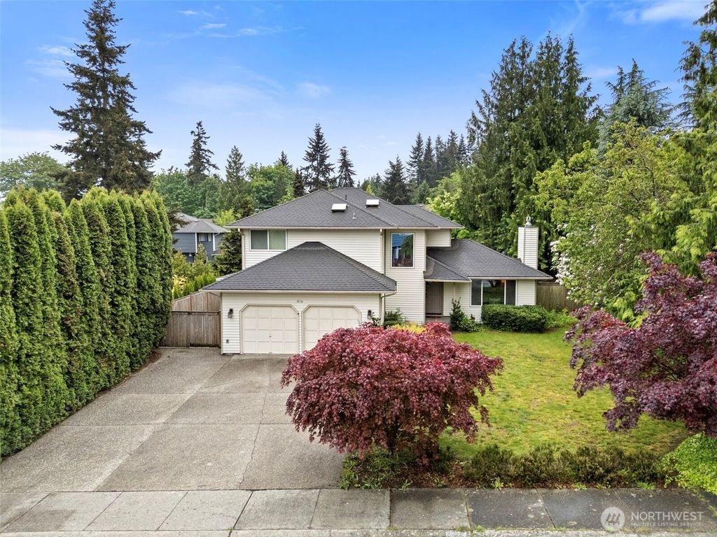 Photo of 816 151st Place SW, Lynnwood, WA 98087 (MLS # 2523901)