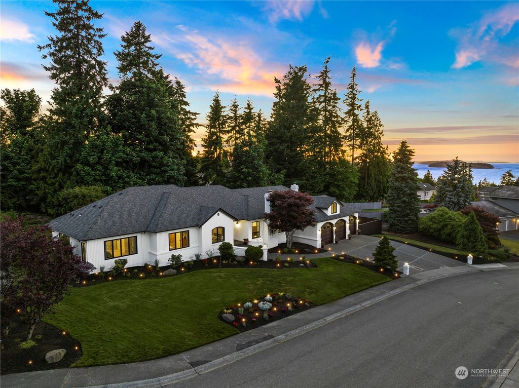 Photo of 5312 23rd Avenue W, Everett, WA 98203 (MLS # 2134295)