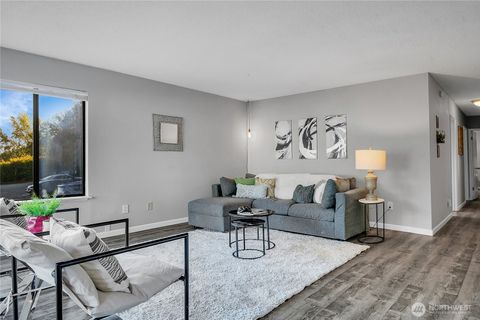 2562 Thorndyke Avenue W 104 Seattle WA 98199