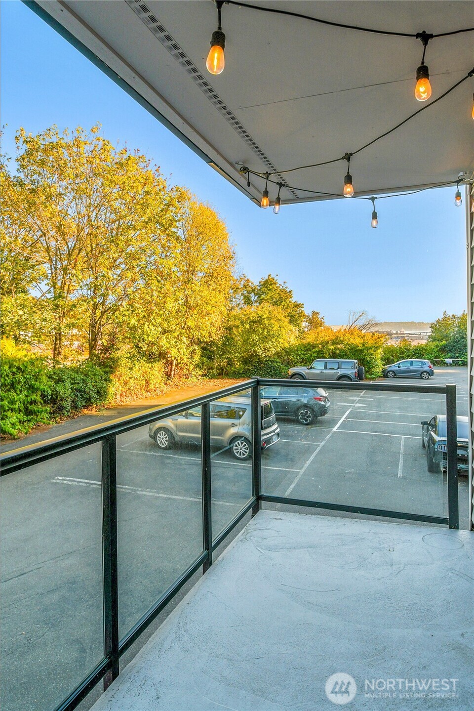 2562 Thorndyke Avenue W 104