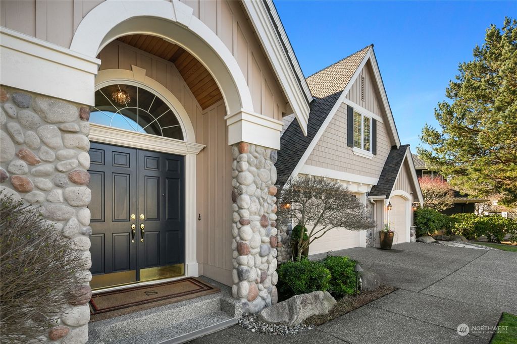 Photo of 6517 Fairway Avenue SE, Snoqualmie, WA 98065 (MLS # 2203544)