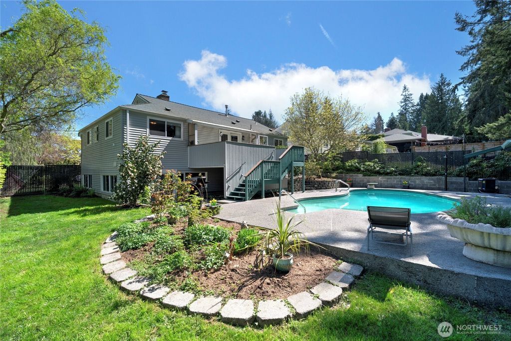 Photo of 14861 Wallingford Avenue N, Shoreline, WA 98133 (MLS # 2364717)