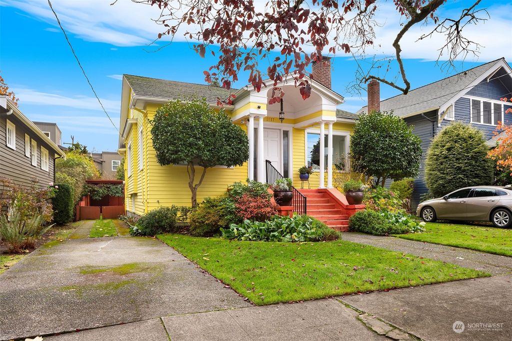 Photo of 2517 E McGraw Street, Seattle, WA 98112 (MLS # 2179978)