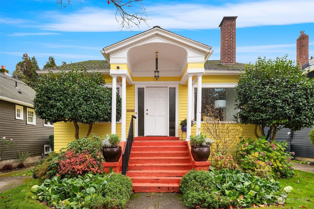 Photo of 2517 E McGraw Street, Seattle, WA 98112 (MLS # 2179978)