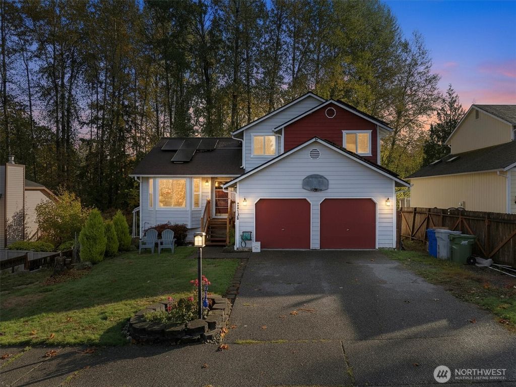 Photo of 25128 168th Place SE, Covington, WA 98042 (MLS # 2449308)