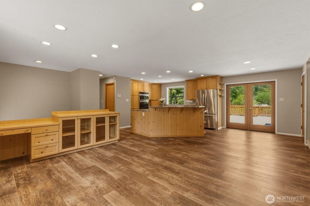 Photo of 550 Ragland RD, Longview, WA 98632 (MLS # 2553040)