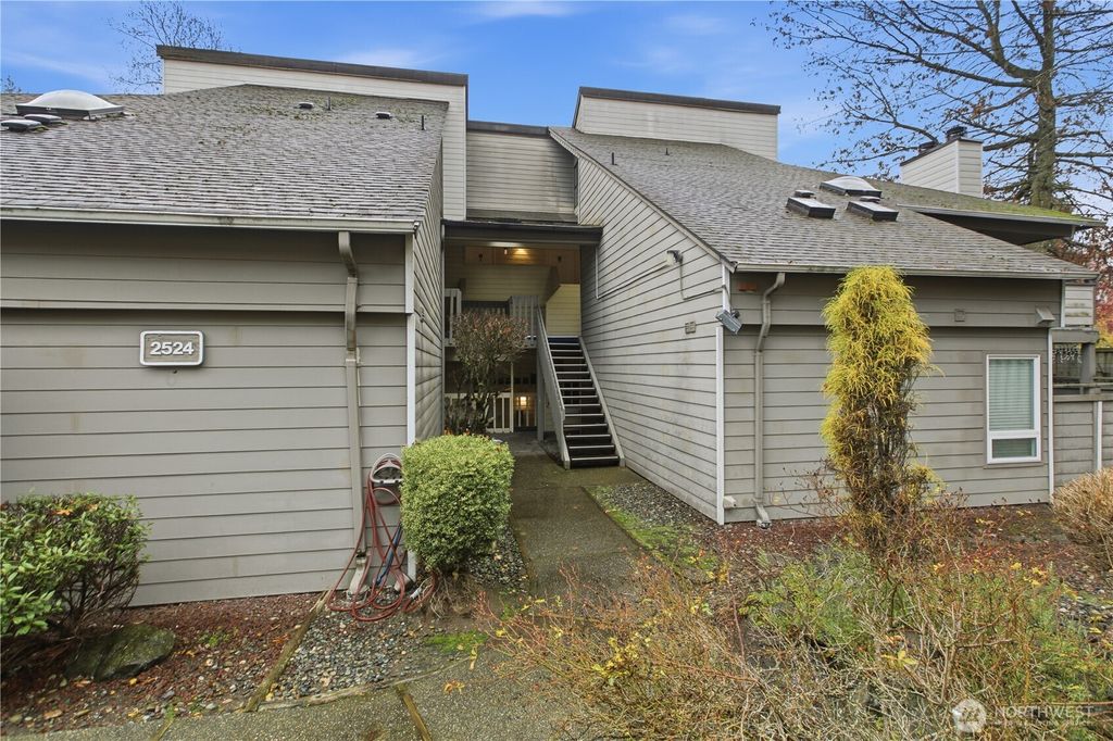 Photo of 2524 S 317th Street #304, Federal Way, WA 98003 (MLS # 2457841)
