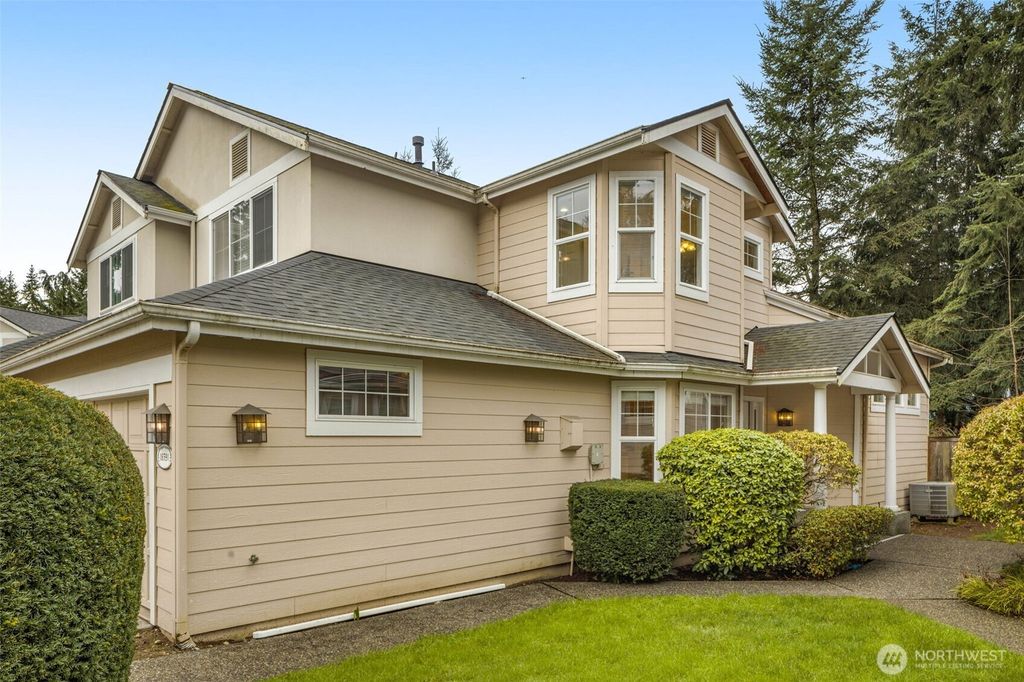 Photo of 18391 NE 97th Court, Redmond, WA 98052 (MLS # 2476793)